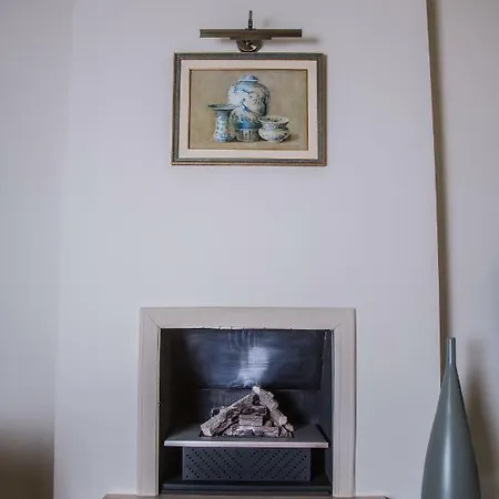 Apartament 8 *