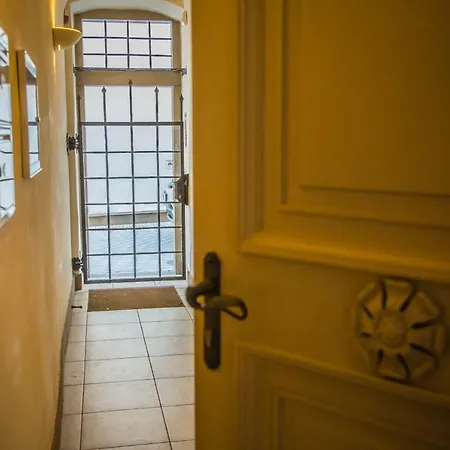 Apartment President Boutique Ii *